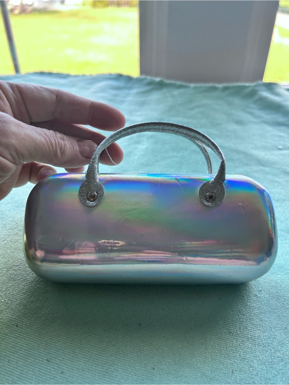 Disney Holographic Minnie Mouse Sunglasses Case - Silver Iridescent - Picture 2 of 6